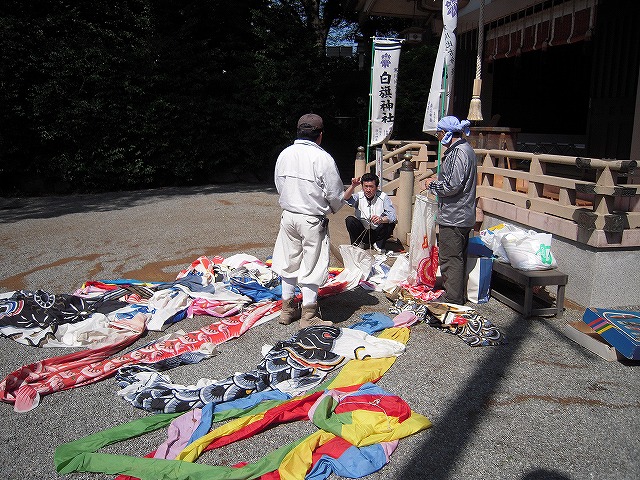 打ち合わせ中の山本実行委員長・森さん・山口さん