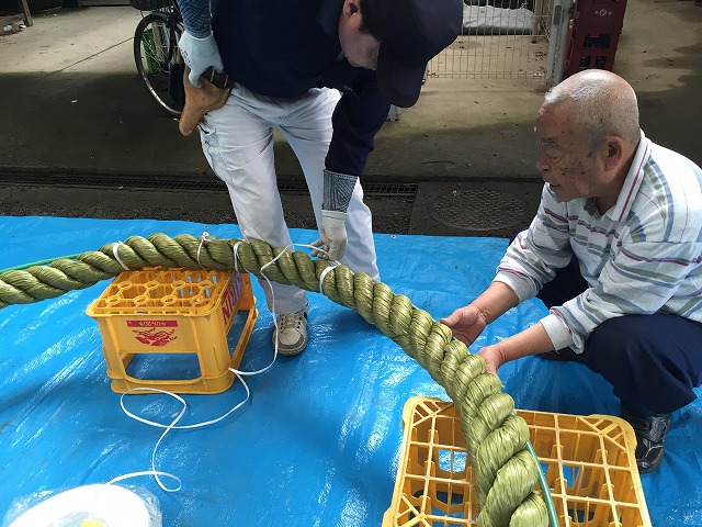 茅の輪奉製作業1 茅の輪奉製作業1