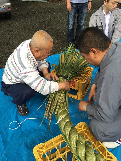 茅の輪奉製作業2 茅の輪奉製作業2
