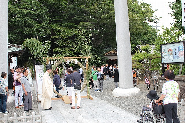 茅の輪くぐり 茅の輪くぐり