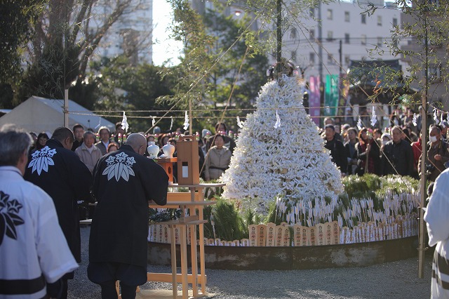 祭場責任者　鳶頭の玉串拝礼