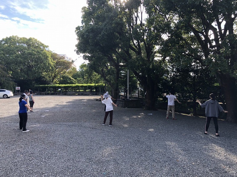 神社で太極拳